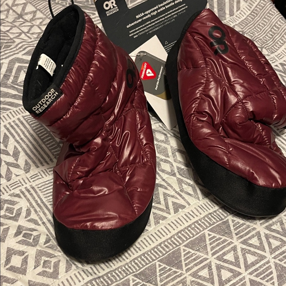 Outdoor Research Maroon Insulated Booties